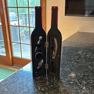 Wine Bottle Shaped Bar Tool Set - Black and Red…never used !
